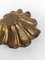 Cenicero escultural en forma de concha de bronce dorado, años 70, Imagen 10