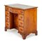 Bureau Georgian Revival Knee Hole en Noyer, 1920s 2