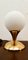 Tischlampe aus Messing mit satinierter weißer Kugel 5