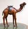 Vintage Kamelskulptur aus gealtertem Leder auf handgeschnitztem Holz von Libertys 1