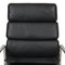 Chaise de Bureau EA-219 Softpad en Cuir Noir par Charles Eames 5