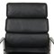Sedia da ufficio EA-219 Softpad in pelle nera di Charles Eames, Immagine 5