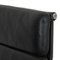 Chaise de Bureau EA-219 Softpad en Cuir Noir par Charles Eames 10