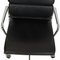 Chaise de Bureau EA-219 Softpad en Cuir Noir par Charles Eames 6