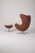 Fauteuil et Repose-Pieds Egg en Cuir par Arne Jacobsen, Set de 2 3