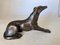 Escultura de bronce de perro con pátina marrón, Austria, años 20, Imagen 10