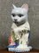 Chinesische Porzellanskulptur aus dem späten 20. Jh., die eine Katze darstellt 1