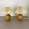 Lámparas de mesa con forma de bola de pino, Suecia, años 70. Juego de 2, Imagen 2