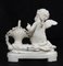 Escultura de porcelana que representa a Putto con cesta de flores de Capodimonte, siglo XX, Imagen 4