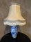 Lámpara de mesa china grande de porcelana, años 50, Imagen 9