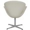 Grande Chaise Swan en Cuir Blanc de Arne Jacobsen 3