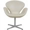 Grande Chaise Swan en Cuir Blanc de Arne Jacobsen 1