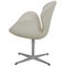 Grande Chaise Swan en Cuir Blanc de Arne Jacobsen 4