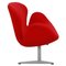 Canapé Swan en Tissu Rouge par Arne Jacobsen 2