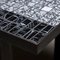 Tavolino da caffè su struttura piatta in metallo nero con ripiano in mosaico bianco e nero, anni '80, Immagine 3