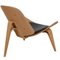 Sedia Shell in quercia e pelle marrone di Hans Wegner, Immagine 3