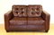 Sofá de dos plazas de cuero marrón estilo Chesterfield al estilo de Knoll, Imagen 1