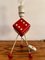 Amerikanische Dreibeinige Würfel Tischlampe in Rot & Creme, 1950er 7