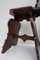 Antike italienische Sgabello Stühle aus geschnitzter Eiche, 2er Set 18
