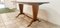 Tavolo da pranzo in ottone e legno con ripiano in vetro decorato, Immagine 15