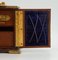 Antike englische Schreibtisch-Reisekommode aus Leder mit Tischplatte aus vergoldetem Metall 6