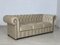 Divano Chesterfield a tre posti beige, Immagine 1