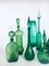 Vasi e decanter in vetro verde, anni '60, set di 12, Immagine 16