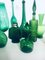 Vasi e decanter in vetro verde, anni '60, set di 12, Immagine 2