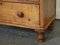 Cassettiera antica in pino, tardo vittoriana, con maniglie originali in legno tornito, Immagine 9