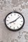 Reloj de pared vintage de baquelita de Pragotron, años 60, Imagen 8