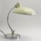 Lámpara de escritorio Bauhaus alemana modelo 6631 de metal en blanco crema de Christian Dell para Kaiser Idell, años 30, Imagen 1