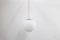 Lámpara colgante con forma de globo era espacial de vidrio opalino de Peill & Putzler, años 70, Imagen 3