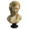 Medio busto de figura femenina, siglo XX, mármol blanco, Imagen 1