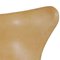 Sedia Egg in pelle naturale patinata di Arne Jacobsen, inizio XXI secolo, Immagine 9