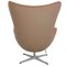 Chaise Egg en Tissu Beige par Arne Jacobsen 4