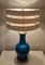 Lámpara de mesa Mid-Century de cerámica azul atribuida a Warren Kessler Nueva York, Estados Unidos, años 50, Imagen 2