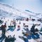 Slim Aarons, Skiers at Verbier, Tirage photographique estampé Estate en Édition Limitée, 1970 1