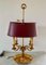 Vintage Messing Bouillotte Lampe mit burgunderfarbenem Tole Schirm 12