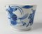 Coppa da vino blu e bianco, Cina, XVIII secolo con guerrieri, Immagine 3