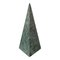 Neoklassizistischer Marmor Obelisk in Grün und Grau 1