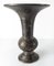 Indische Bidri Ware Champleve Vase aus versilberter Bronze und schwarzer Emaille, 19. Jh. 2