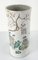 Chinesische Chinoiserie, Mitte des 20. Jahrhunderts, Zylindrische Vase 2