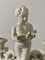 Candelabro italiano neoclásico de porcelana blanca de cuatro brazos con Putti, Imagen 2