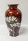 20. Jh. Japanische Rote Ginbari Cloisonné Vasen mit Blühenden Bäumen von Yamamoto, 2er Set 5