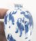 Chinesische Blau-Weiße Schnupftabakflasche, 18. Jh. Yongzheng Mark 10