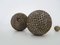 Dos bolas de Lyon en boj con tachuelas y piedra Jack, Imagen 3