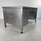 Vintage Doppelter Schreibtisch aus poliertem Stahl & Metall mit Messinggriffen 9