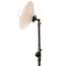 Lámpara de pie industrial vintage de hierro fundido opalino blanco y latón, Imagen 5