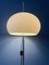 Lámpara de pie Mushroom Mid-Century con pantalla de vidrio acrílico blanco, Imagen 3
