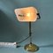 Vintage Banker Lampe mit Lampenschirm aus weißem Glas 4